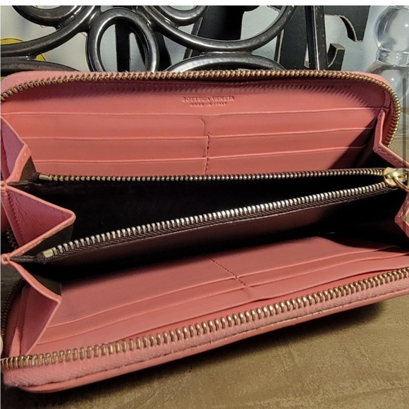 Bottega Venetta Pink Woven interaction Ladies Wallet - Picture 4 of 7